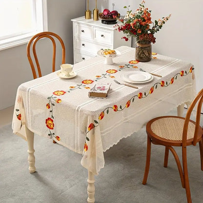 Tischdecke – Creme mit roten Blumen und Häkelspitze