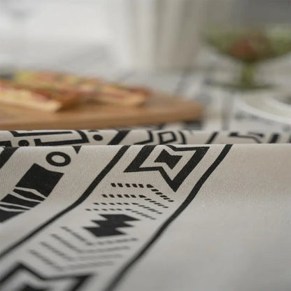 Tischdecke Boho mit Fransen – Beige und Schwarz