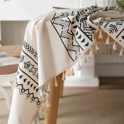Tischdecke Boho mit Fransen – Beige und Schwarz