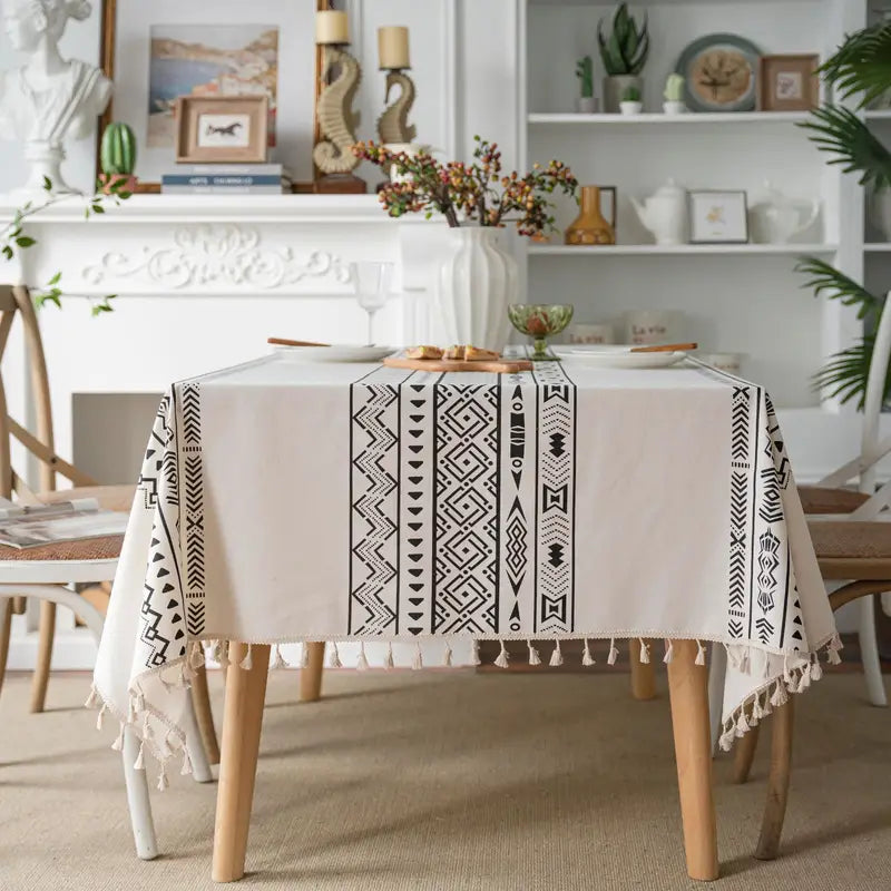 Tischdecke Boho mit Fransen – Beige und Schwarz