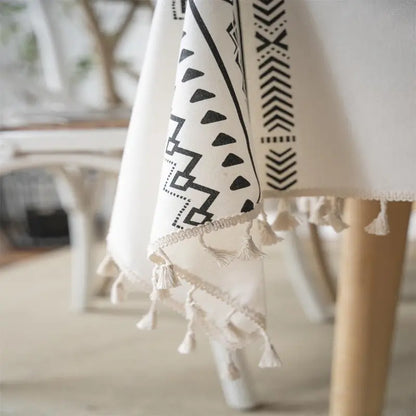 Tischdecke Boho mit Fransen – Beige und Schwarz