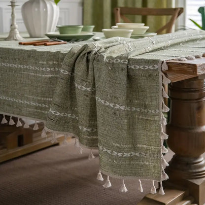 Tischdecke mit Quasten – Baumwoll-Leinen in Salbeigrün