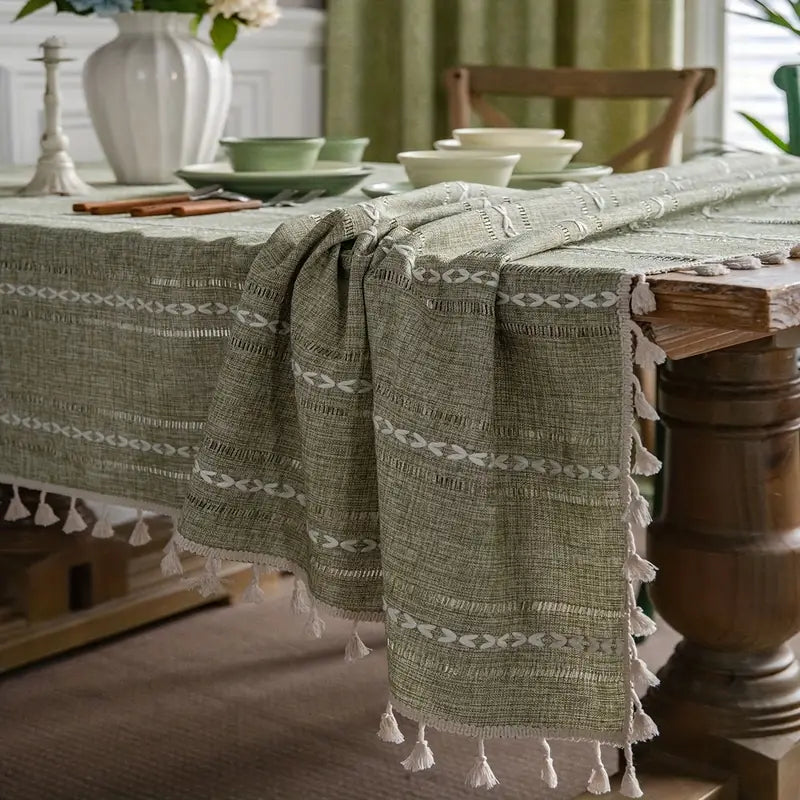Tischdecke mit Quasten – Baumwoll-Leinen in Salbeigrün