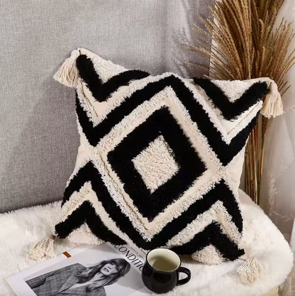 Boho Kissenbezug 45x45 cm – Rautenmuster mit Quasten in Schwarz Beige