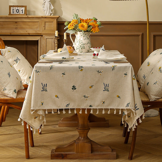 Tischdecke – Beige mit Blumenmuster und Quasten