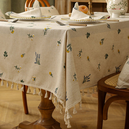 Tischdecke – Beige mit Blumenmuster und Quasten