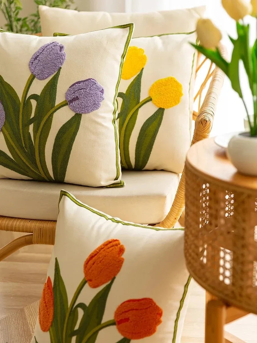 Kissenbezug 45x45 cm – Florale Stickerei mit Tulpenmotiv in Mehrfarbig