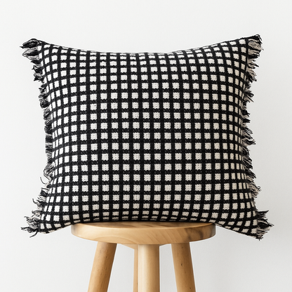 Kissenbezug 45x45 cm – Webmuster mit Fransen in Schwarz-Weiß