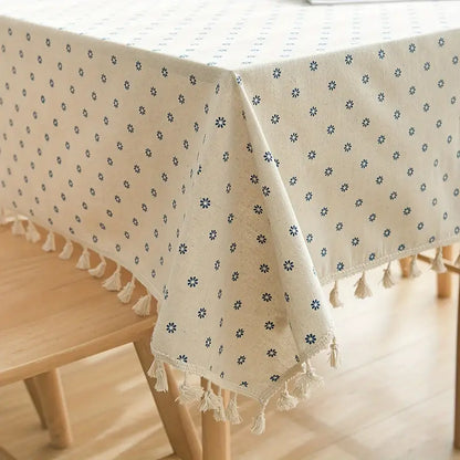 Tischdecke – Beige mit blauer Blumenstickerei und Fransen