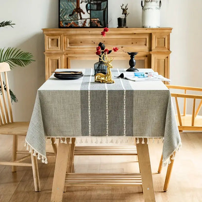 Tischdecke – Grau mit Zierstreifen und Fransen