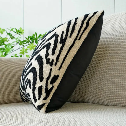Kissenbezug 45x45 cm – Schwarz Weiß Tigerstreifen