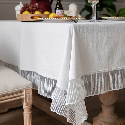 Tischdecke mit Spitzenrand – Weiß